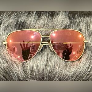 🕶️☀️⛅️ Blenders WOMANS Elegant Gold Sunglasses with Rose Lenses